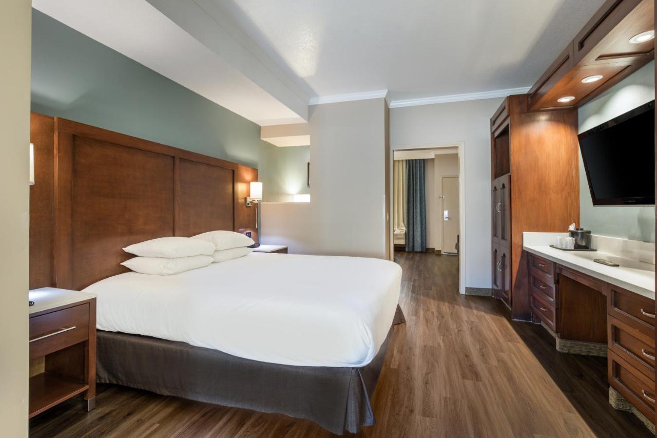 King Suite with Whirlpool - Non-Smoking at MainStay Suites John Wayne Airport by Choice Hotels