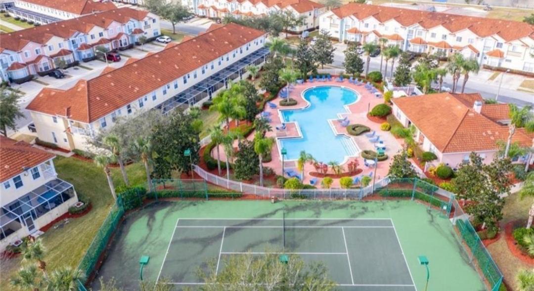 | Fabulous 3 Bedrooms 3 bath Townhouse in Kissimmee