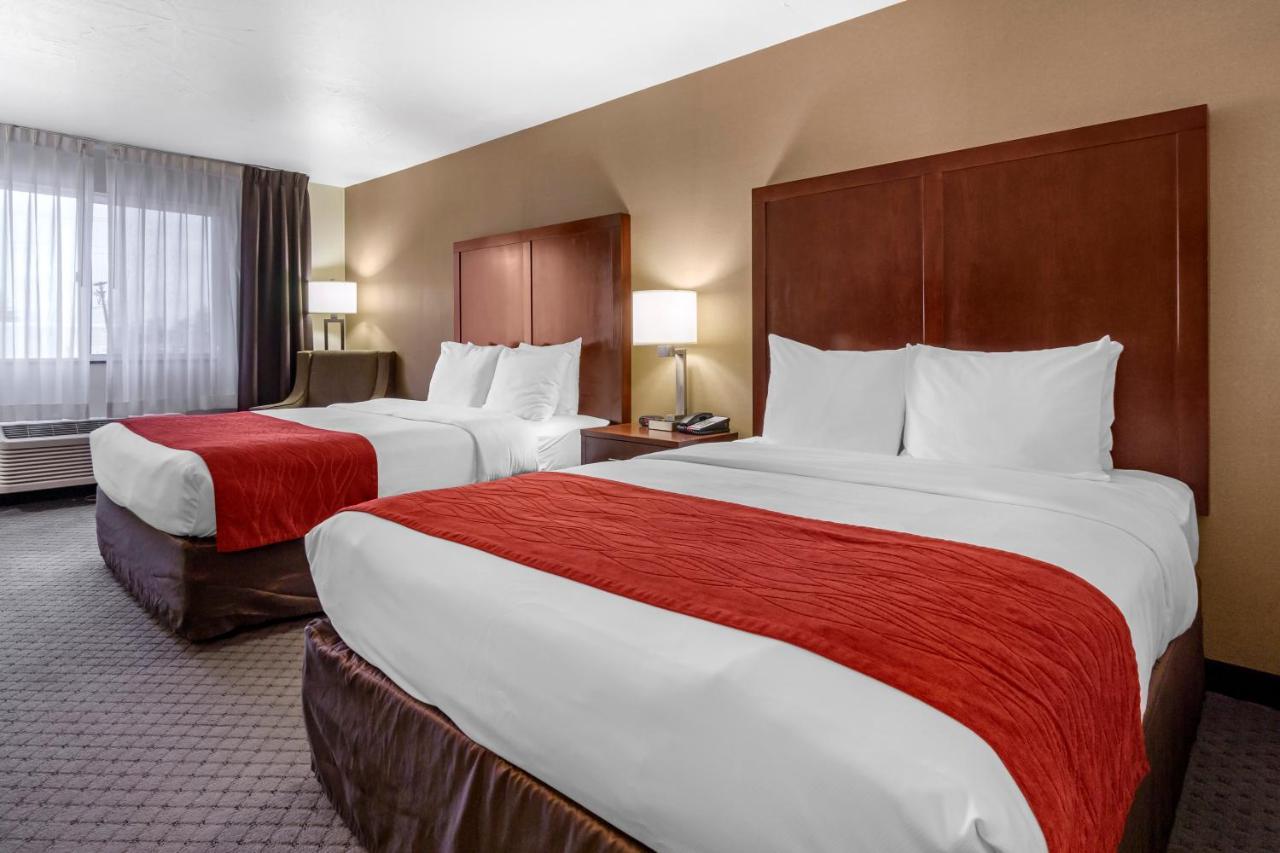 Queen Room with Two Queen Beds at Comfort Inn Kent - Seattle