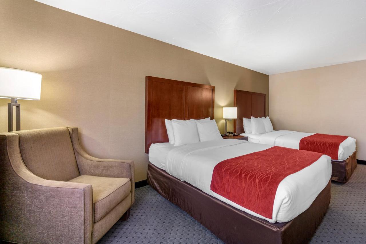 Queen Room with Two Queen Beds at Comfort Inn Kent - Seattle