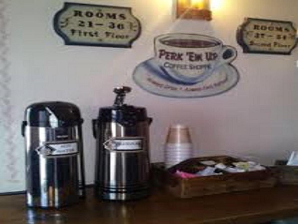 | Country Living Inn