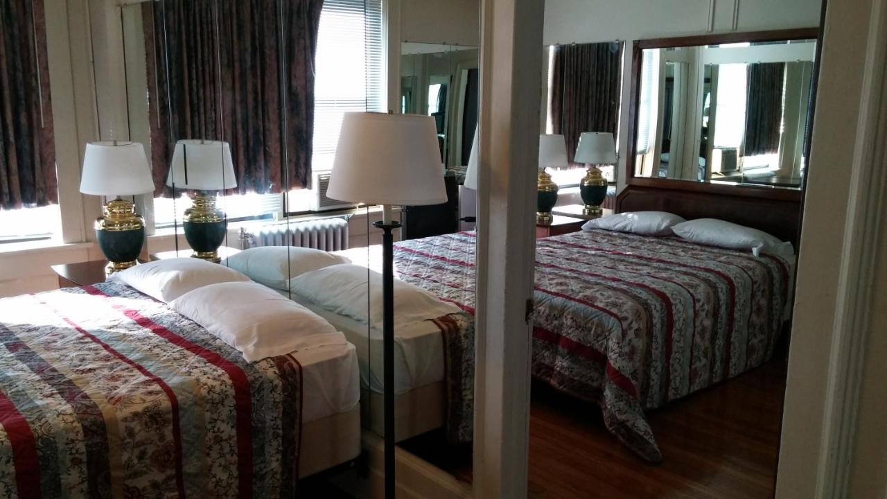 | Hotel Riviera