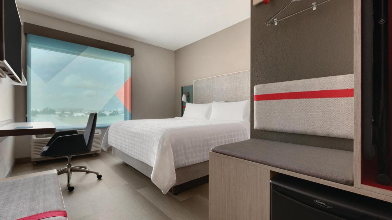 Room with One King or Two Queen Beds at avid hotel Staunton by IHG