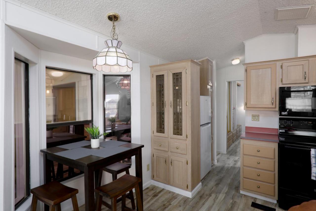 | Lake Havasu Cabin Mtn&Lake Views, FREE ON SITE Boat Launch ramp and marina