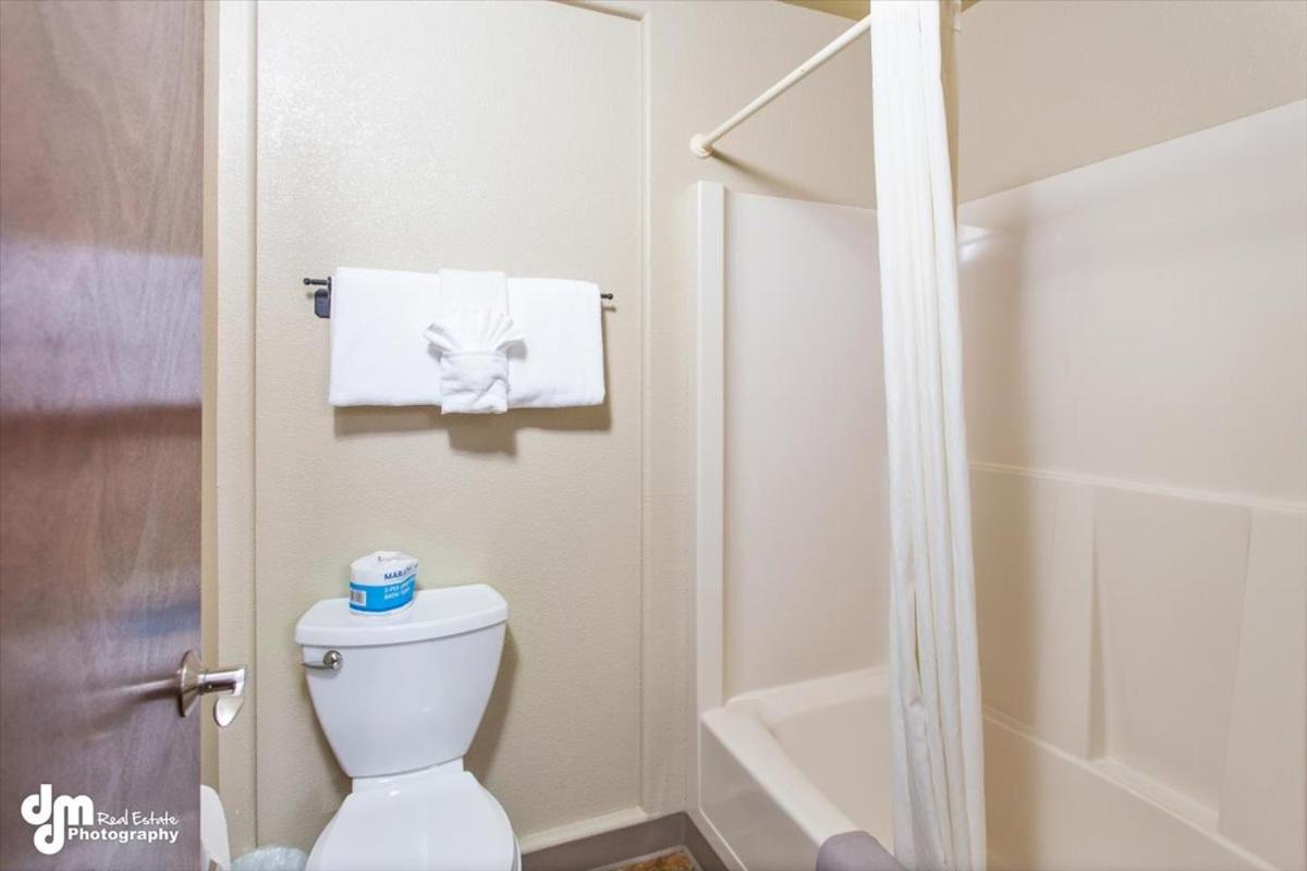| Kenai Airport Hotel