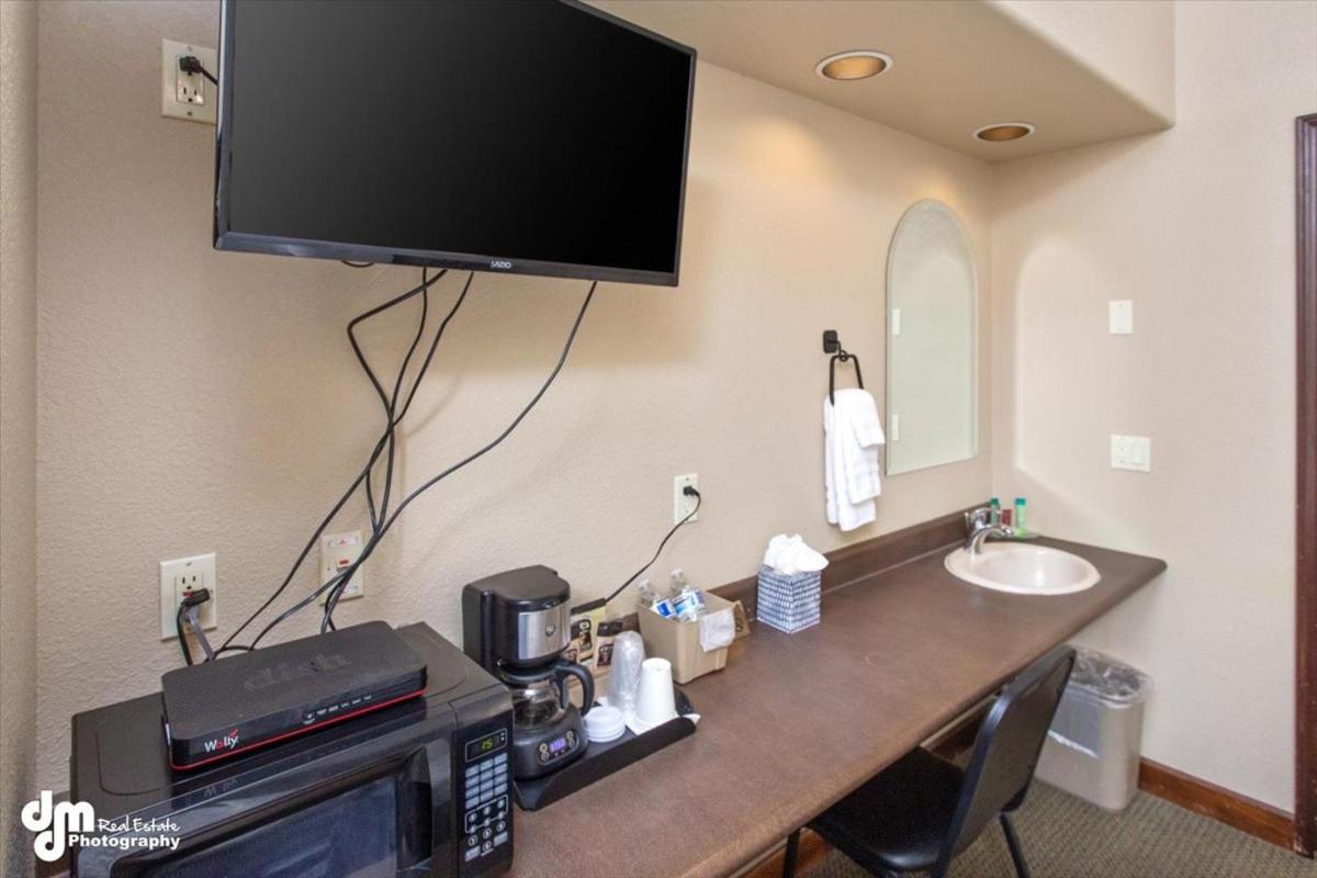| Kenai Airport Hotel