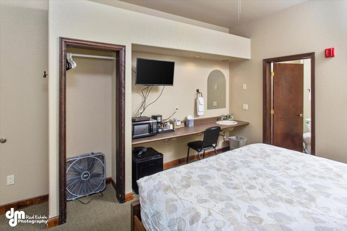 | Kenai Airport Hotel