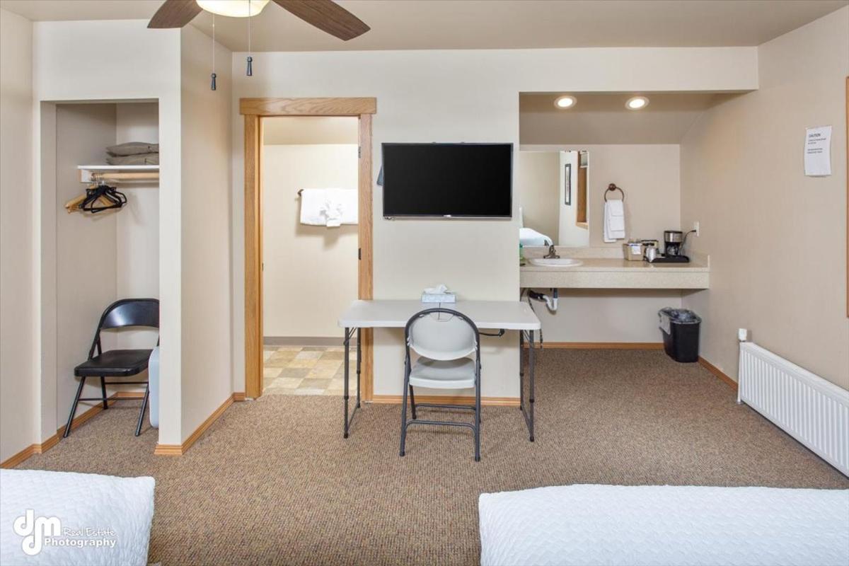 | Kenai Airport Hotel
