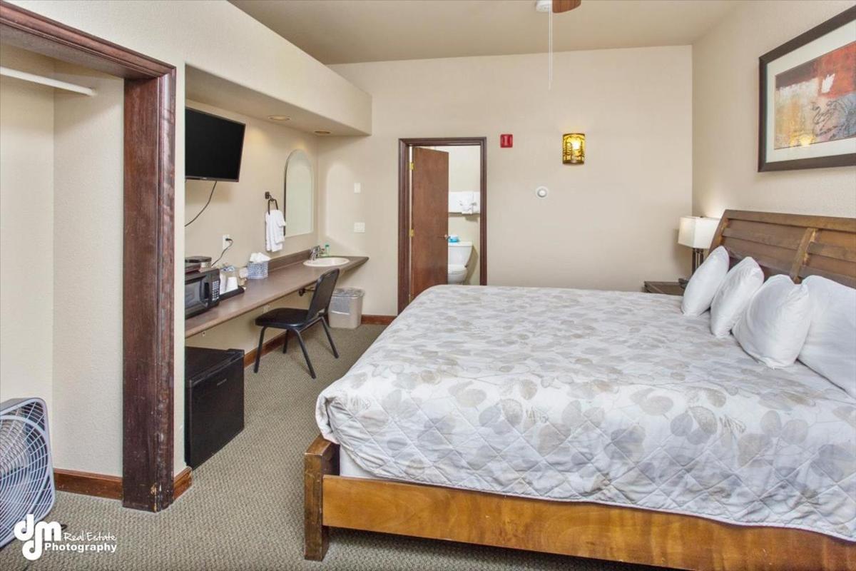| Kenai Airport Hotel