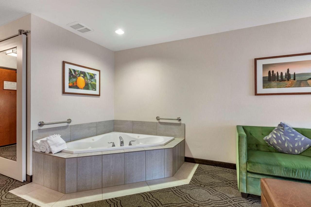  | Best Western Premier Pasco Inn and Suites
