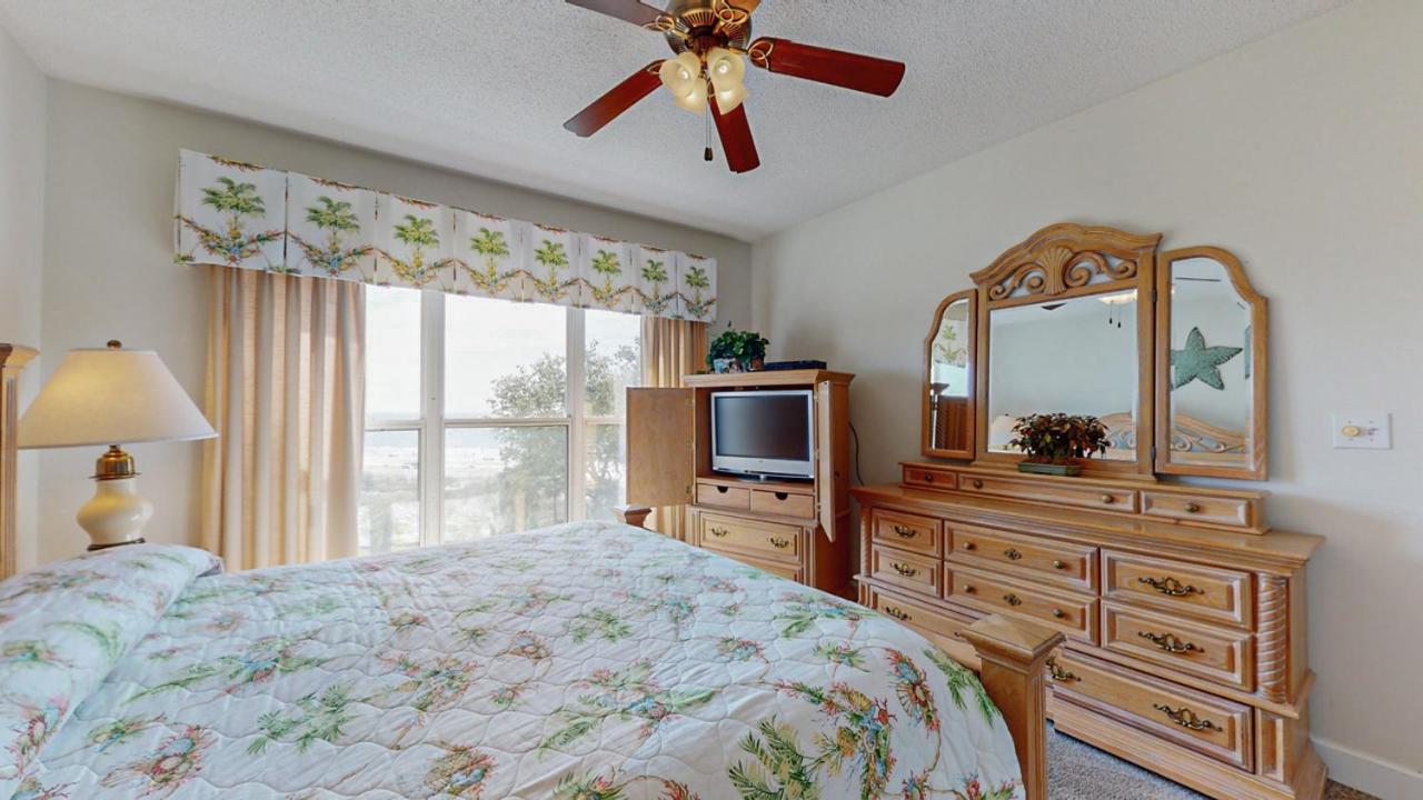 | 5506 Hampton Place South