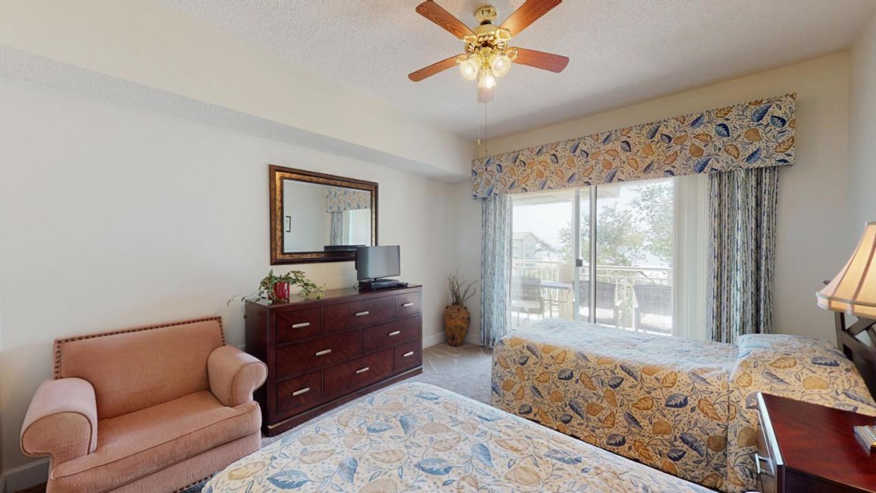 | 5506 Hampton Place South