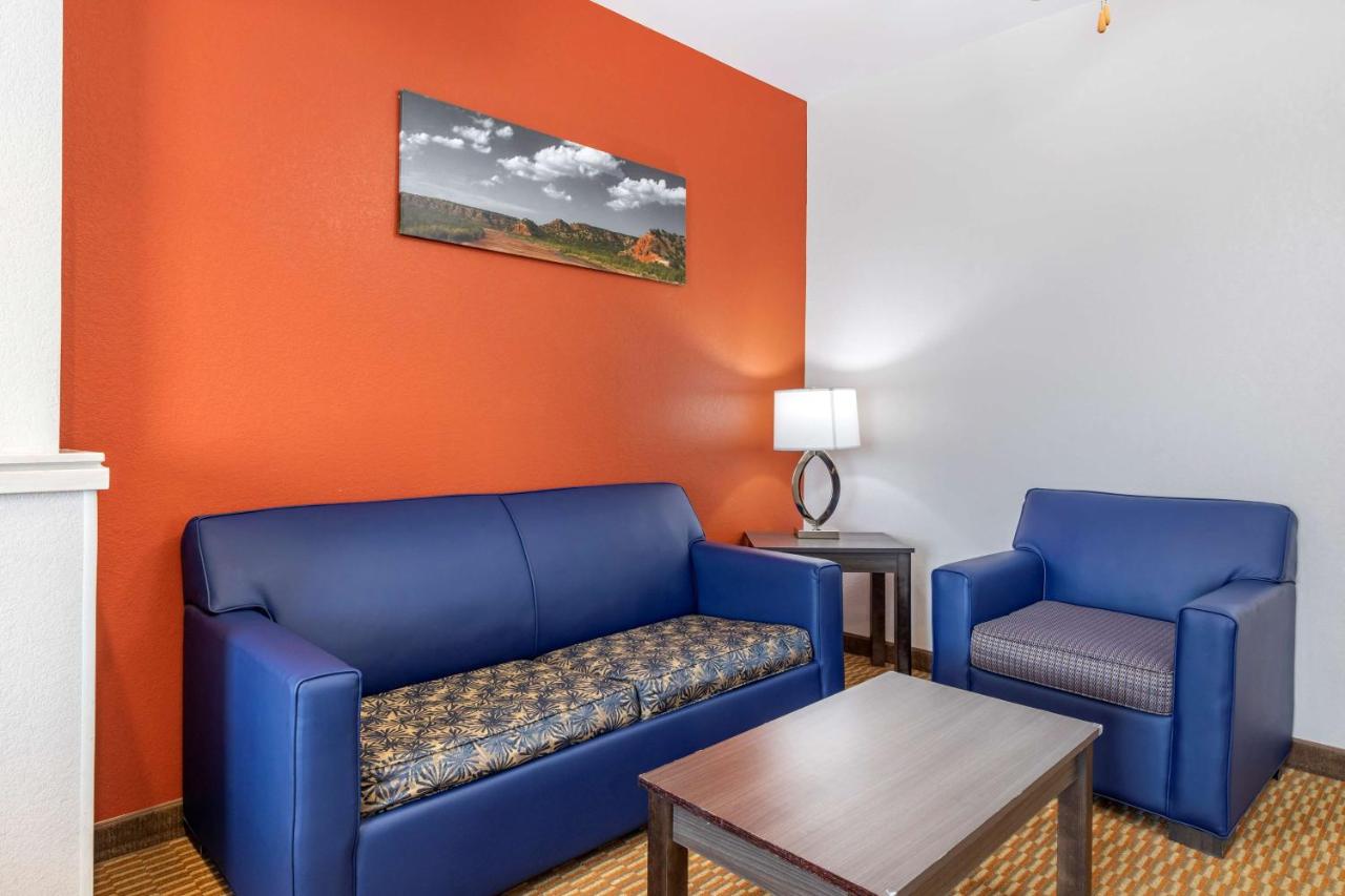 King Suite - Non-Smoking at Best Western Palo Duro Canyon Inn & Suites
