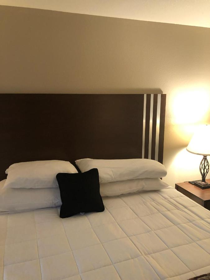 | Red Lion Inn and Suites La Pine, Oregon