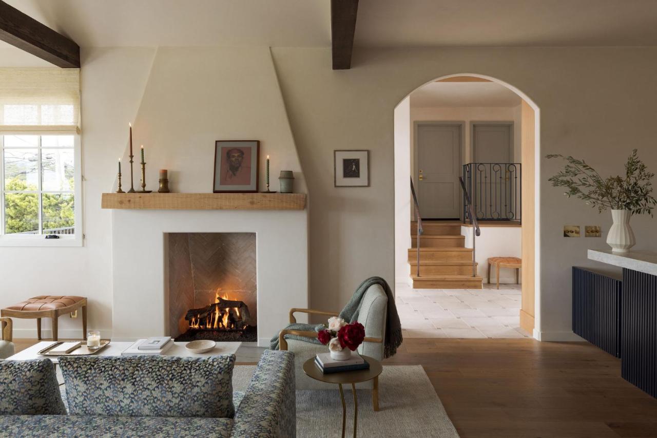| Villa Mara Carmel