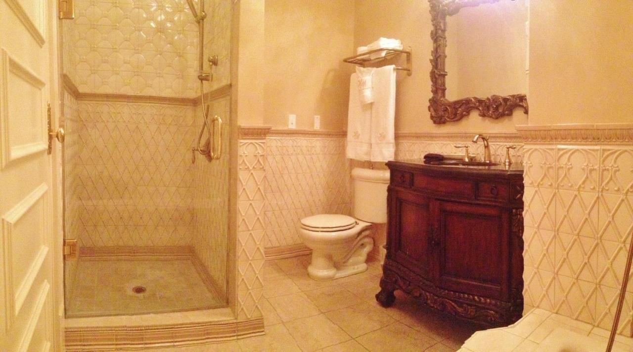 | The Hotel Magnolia