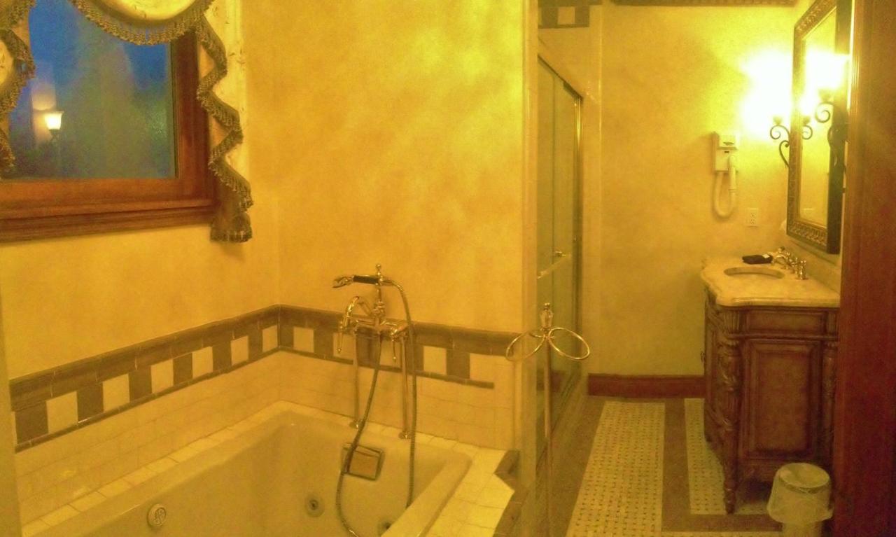 | The Hotel Magnolia
