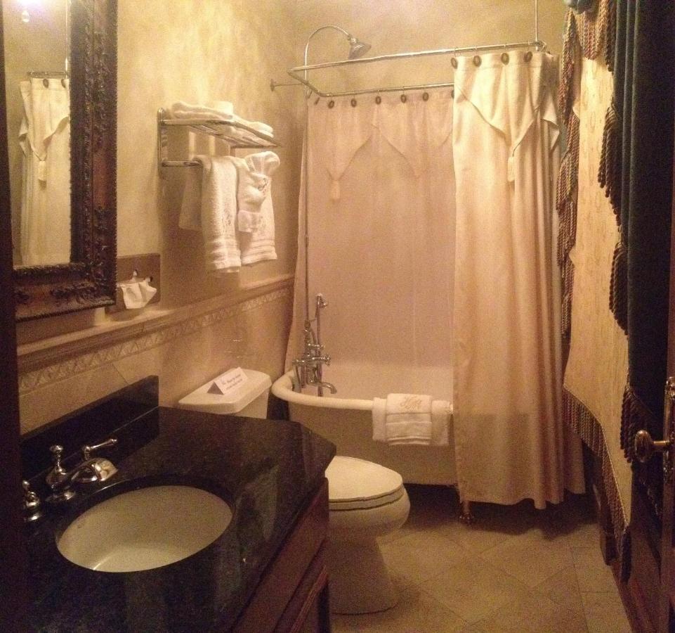 | The Hotel Magnolia