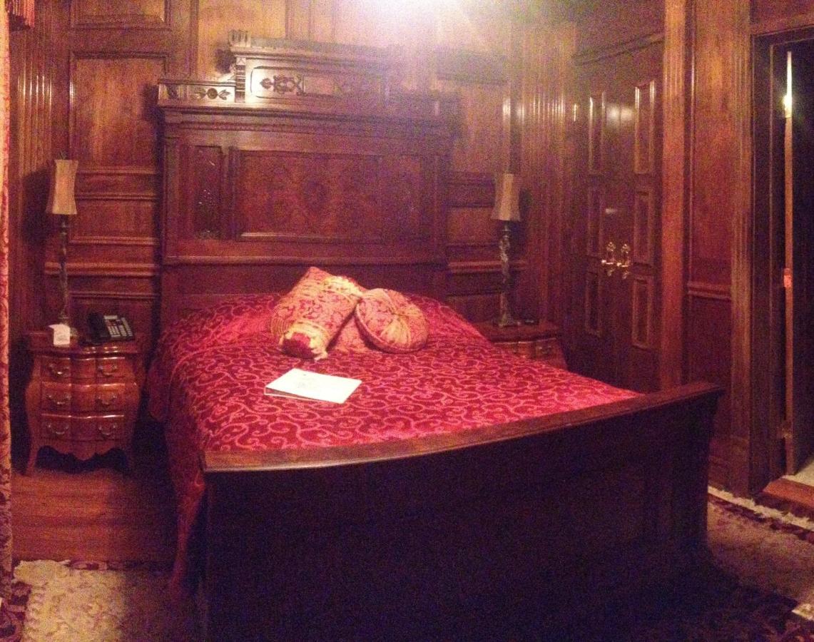 | The Hotel Magnolia