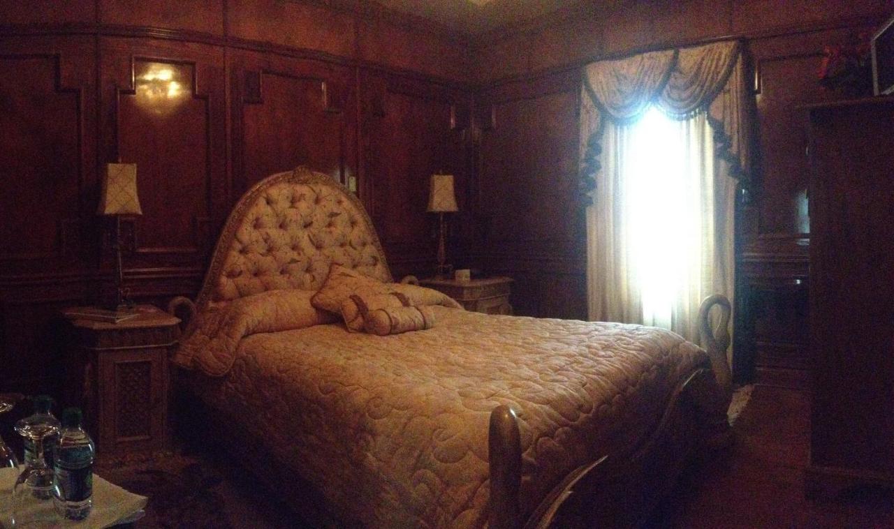| The Hotel Magnolia