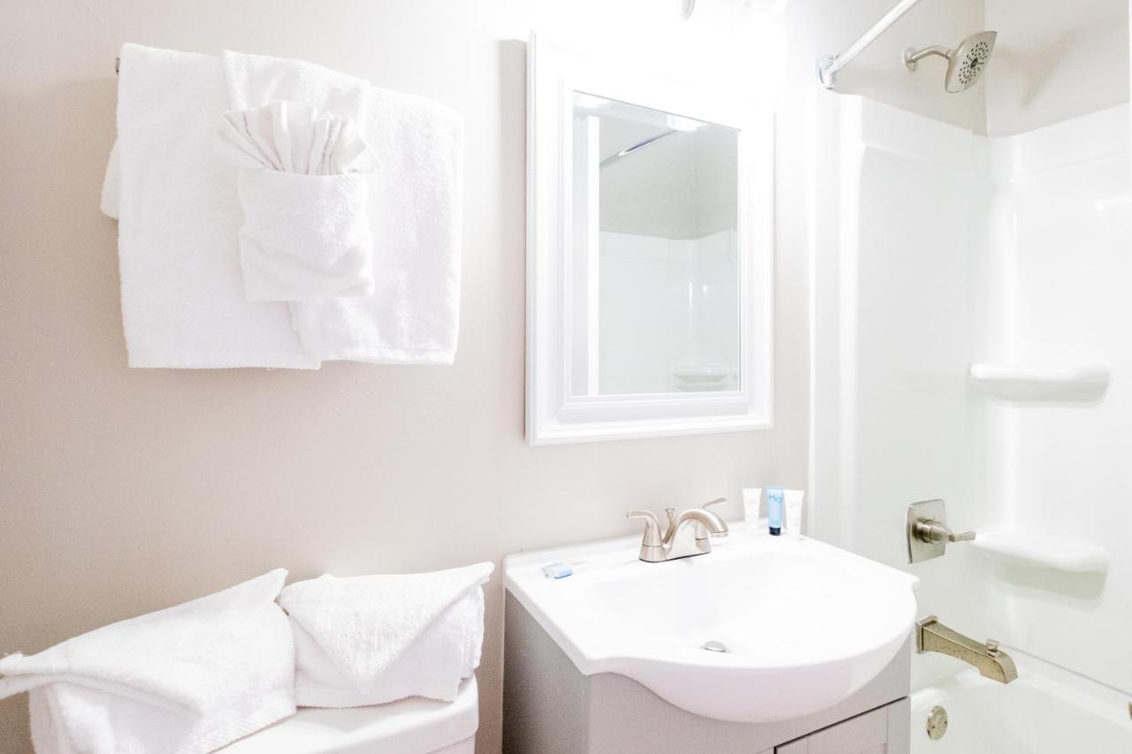 Deluxe King Suite at 300 Tenth
