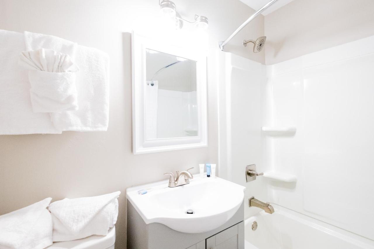 Deluxe King Suite at 300 Tenth