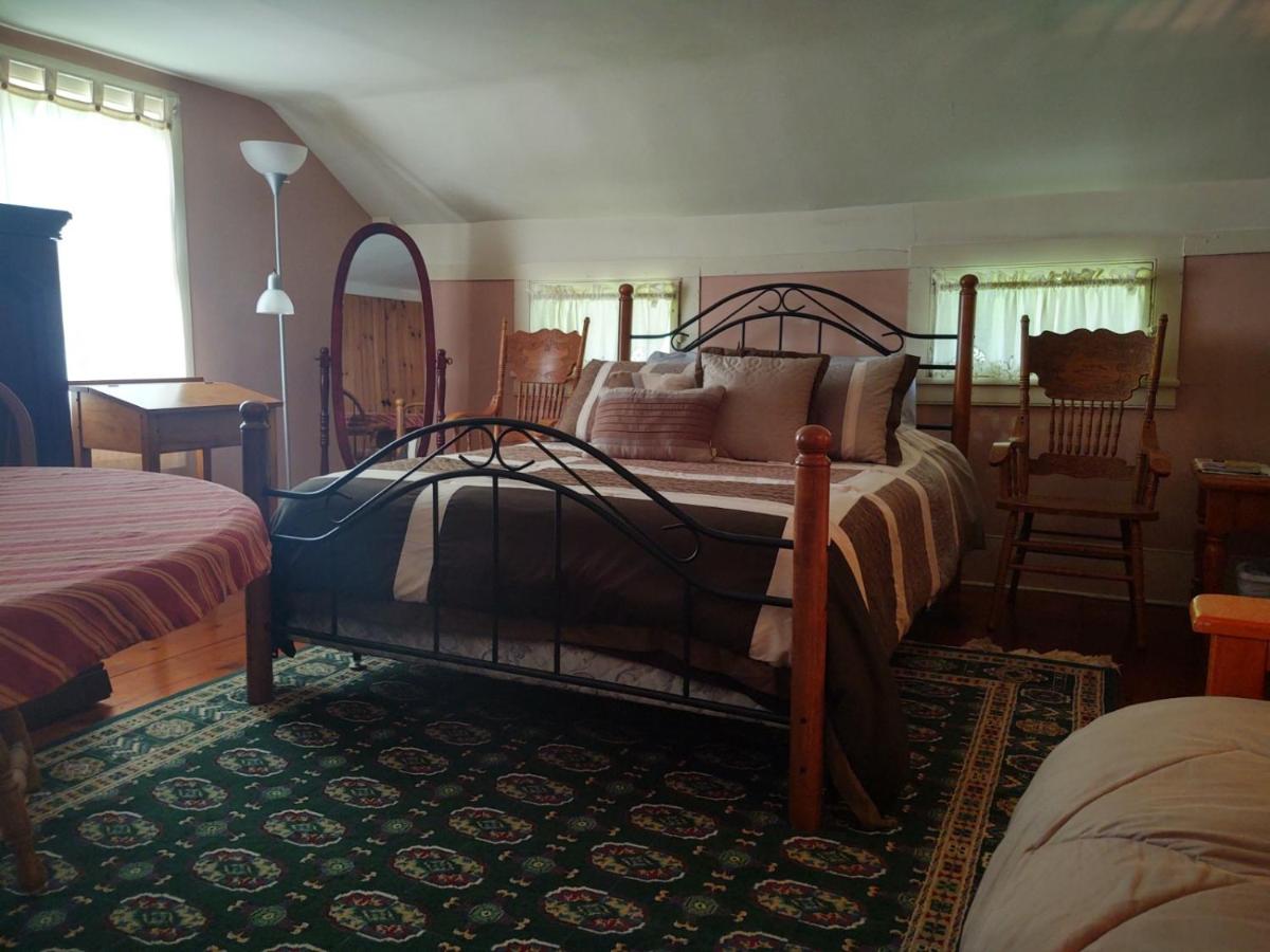 | 1805 House Bed & Breakfast