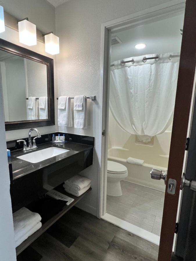 Queen Room with Two Queen Beds - Non-Smoking at Hotel Wave Rehoboth Beach