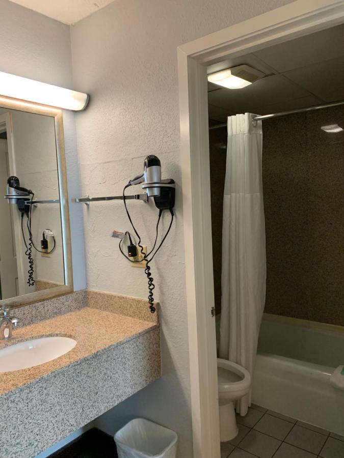 Room #33740921 at Pigeon Forge Parkway Inn