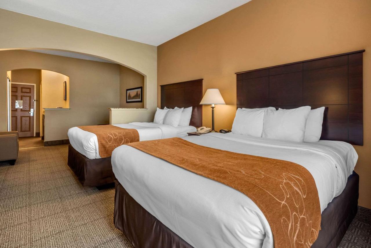 Double Suite with Two Double Beds - Non-Smoking at Comfort Suites near Route 66
