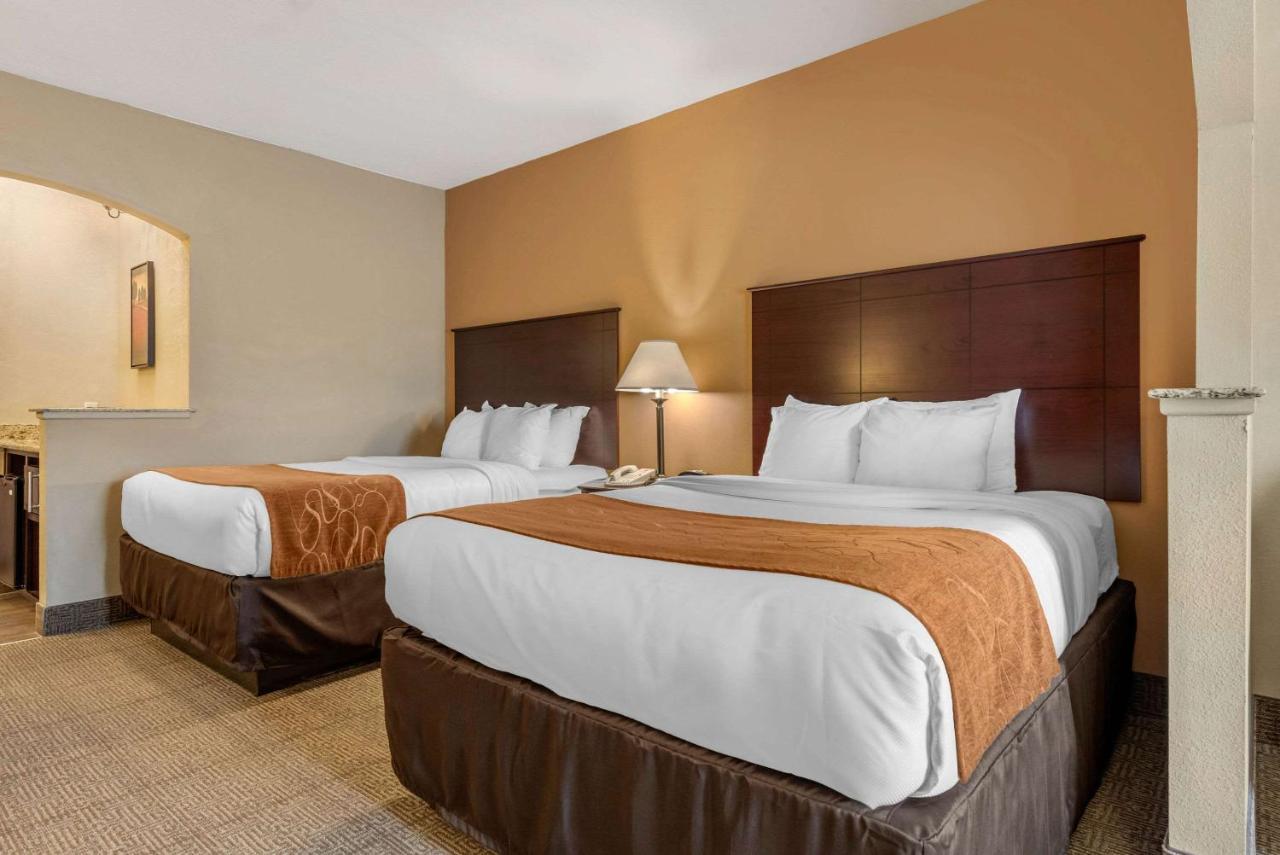 Queen Suite with Two Queen Beds - Non-Smoking at Comfort Suites near Route 66