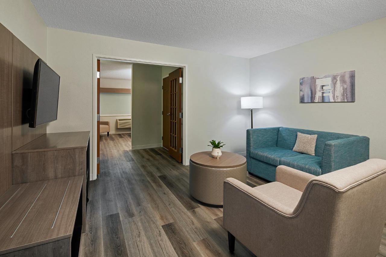 Deluxe King Suite with Fireplace at Hotel Wave Rehoboth Beach
