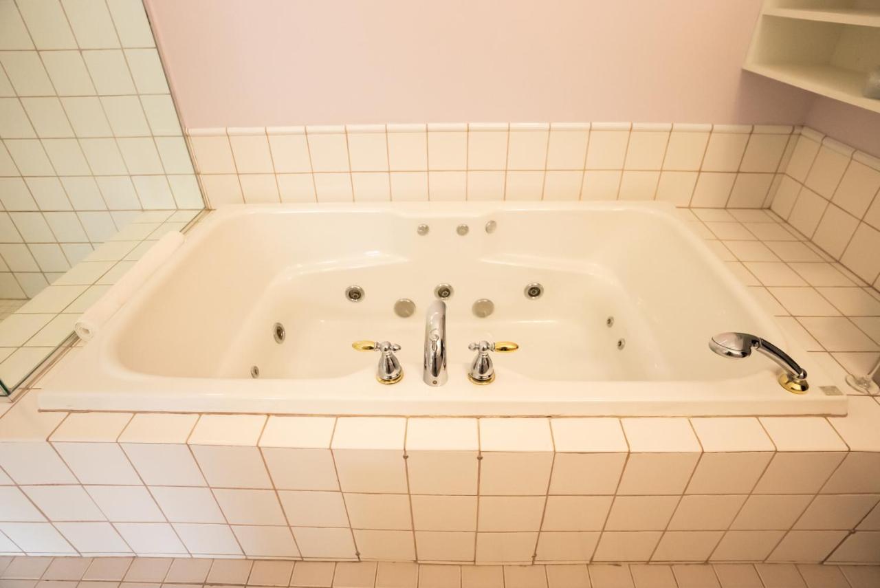 | Garden Grove Inn Bed and Breakfast