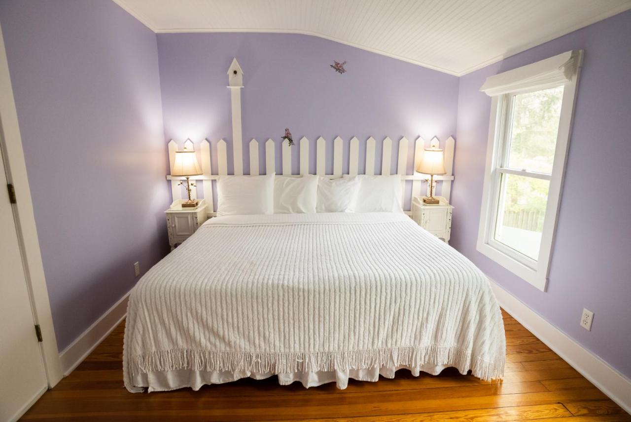 | Garden Grove Inn Bed and Breakfast