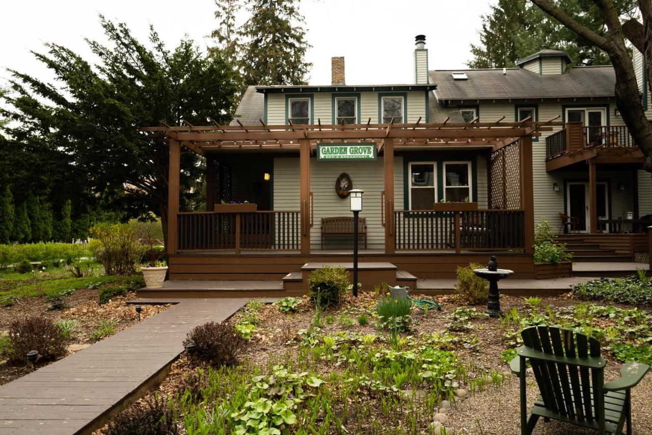 | Garden Grove Inn Bed and Breakfast