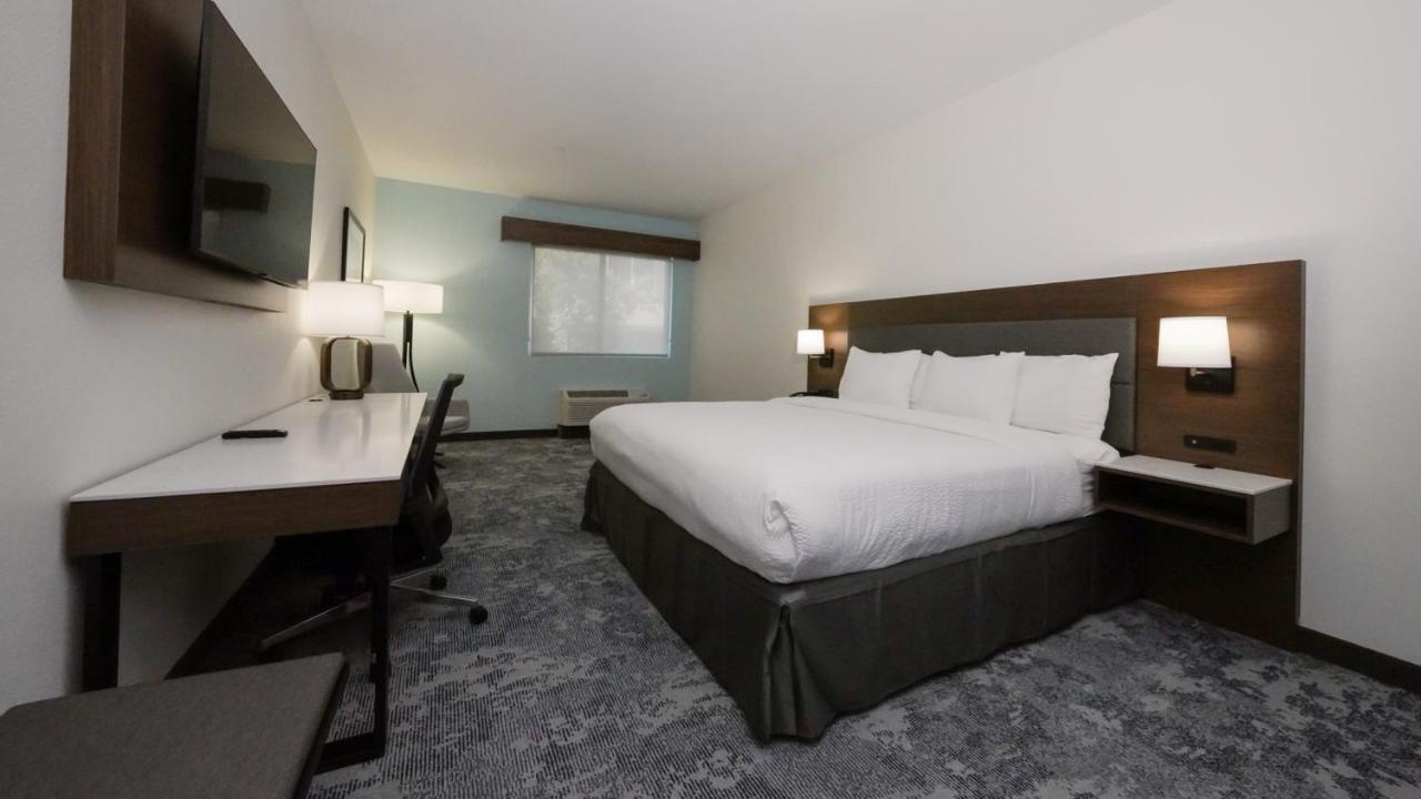 King Room - Non-Smoking at La Quinta Inn & Suites by Wyndham Santa Cruz