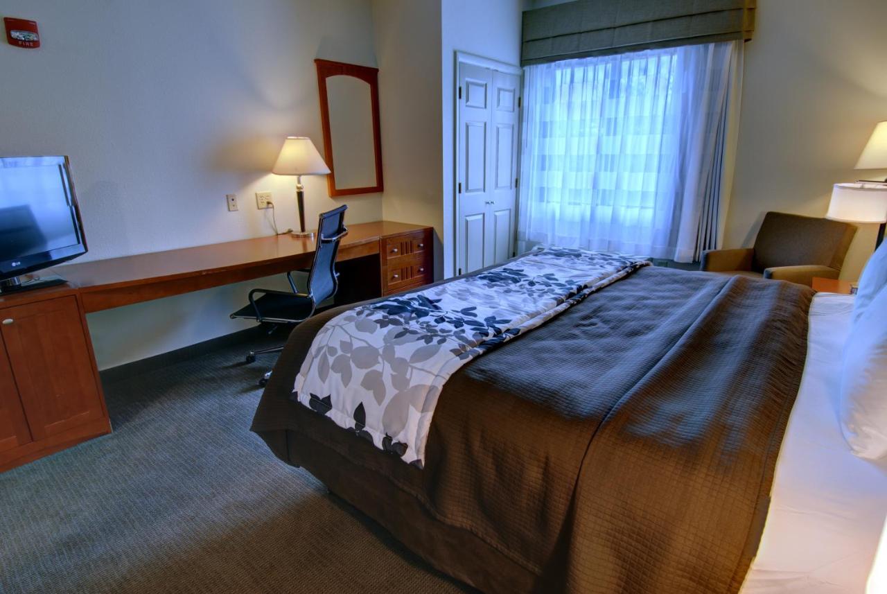 King Room - Accessible/Non-Smoking at Sleep Inn & Suites Winchester near University