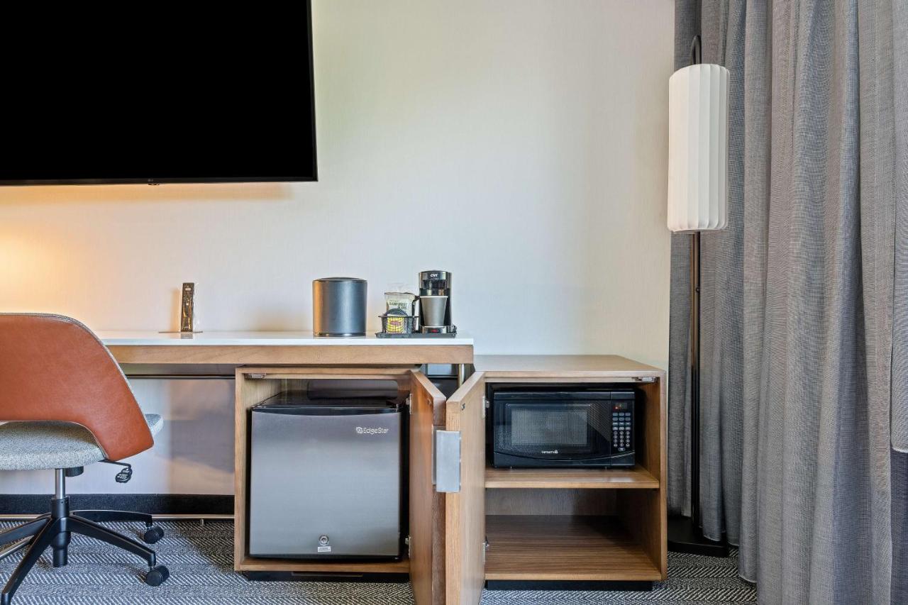 Deluxe Two Queens-Hearing Accessible at Sonesta Select San Ramon