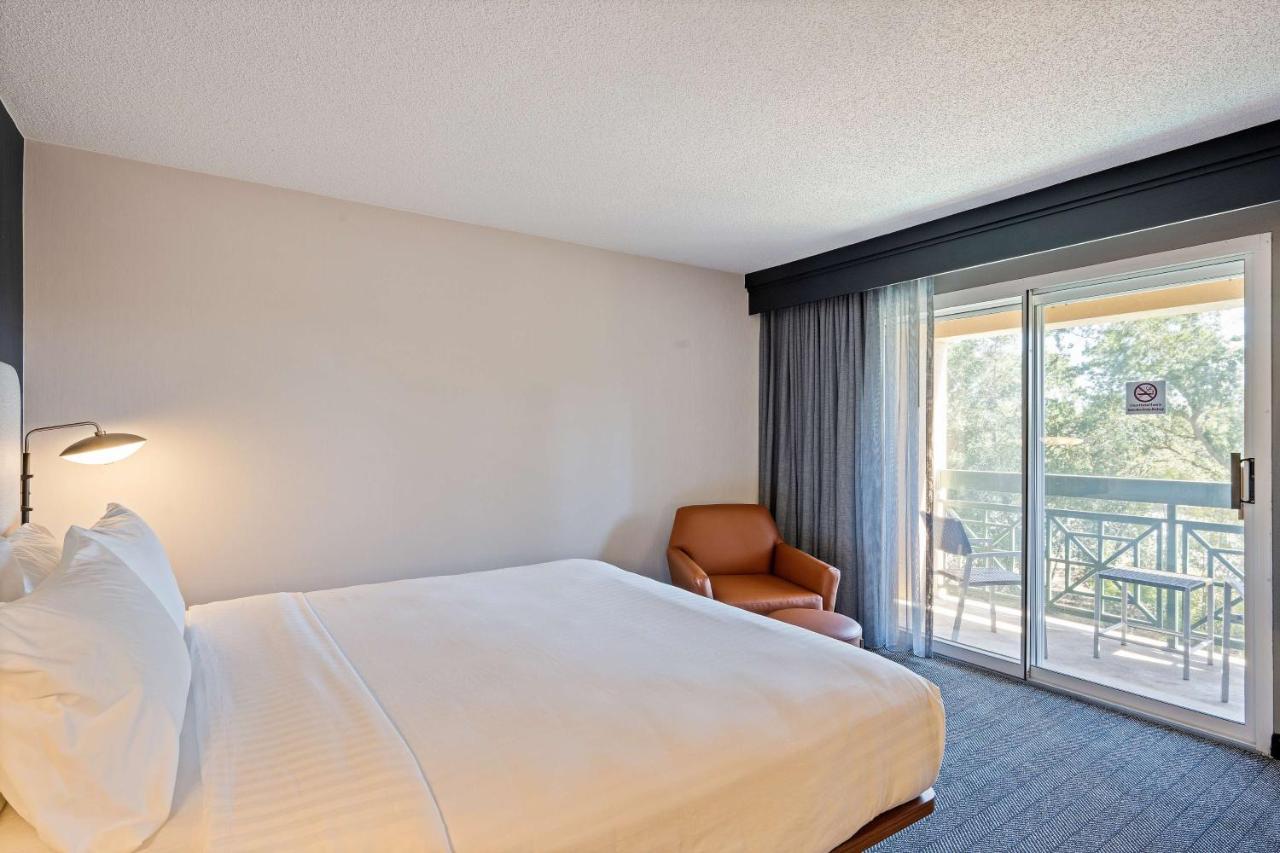 Guestroom King at Sonesta Select San Ramon