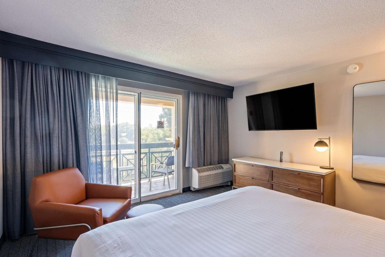 Guestroom King at Sonesta Select San Ramon