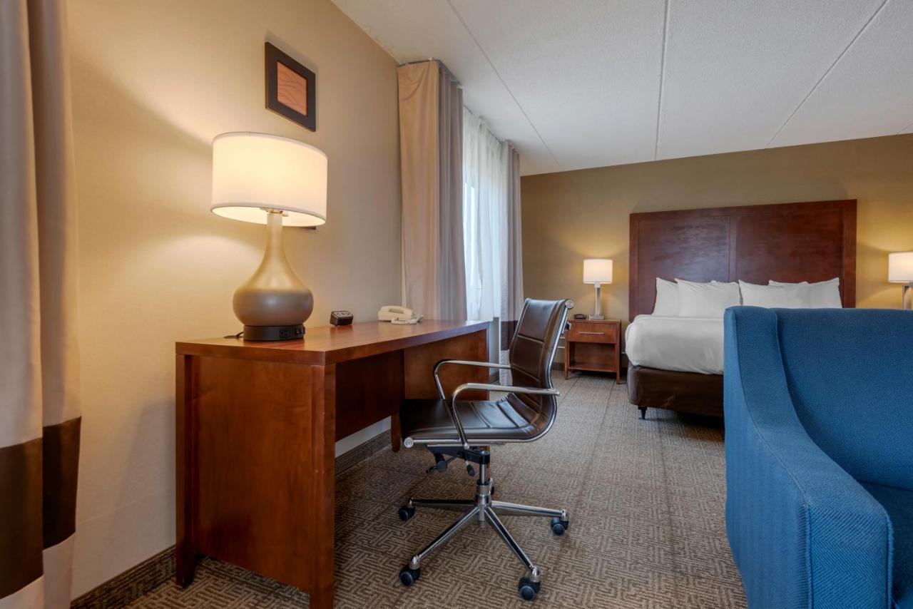 King Suite Upgrade at Comfort Inn The Pointe