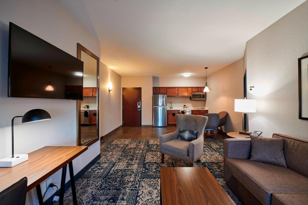  | Four Points by Sheraton Cleveland-Eastlake