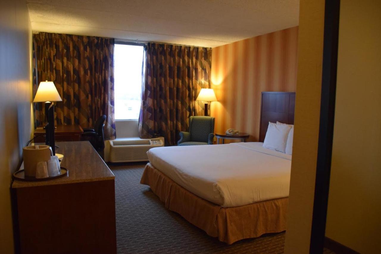 | E Hotel Banquet & Conference Center