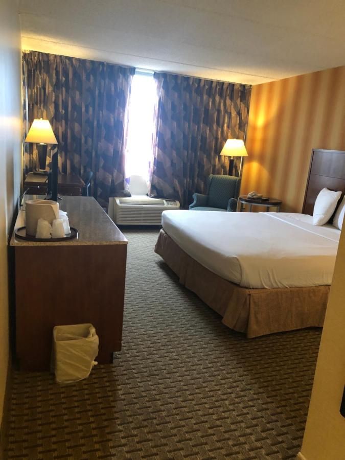| E Hotel Banquet & Conference Center