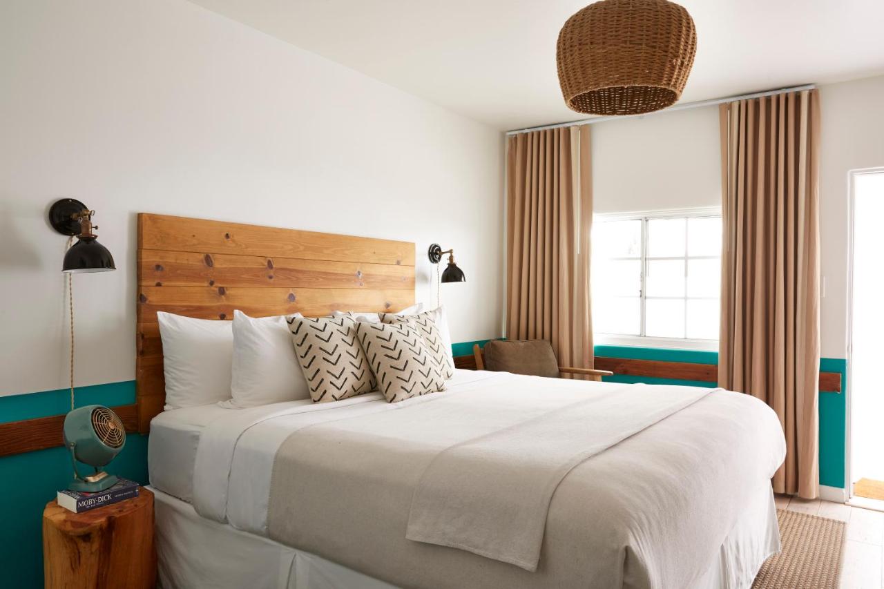 King Room with Roll-In Shower - Disability Access at Cambria Beach Lodge