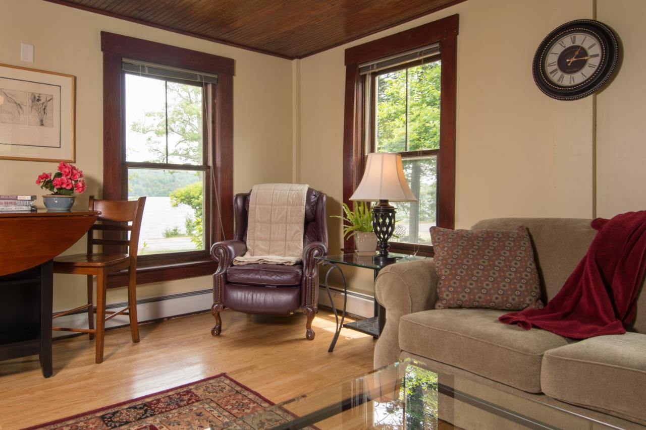 | Lake House at Ferry Point