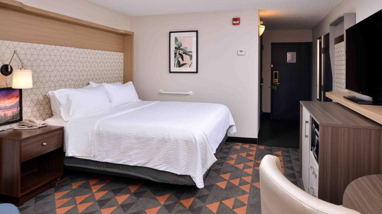 King Room - Disability Access at Holiday Inn Great Falls- Convention Center, an IHG Hotel