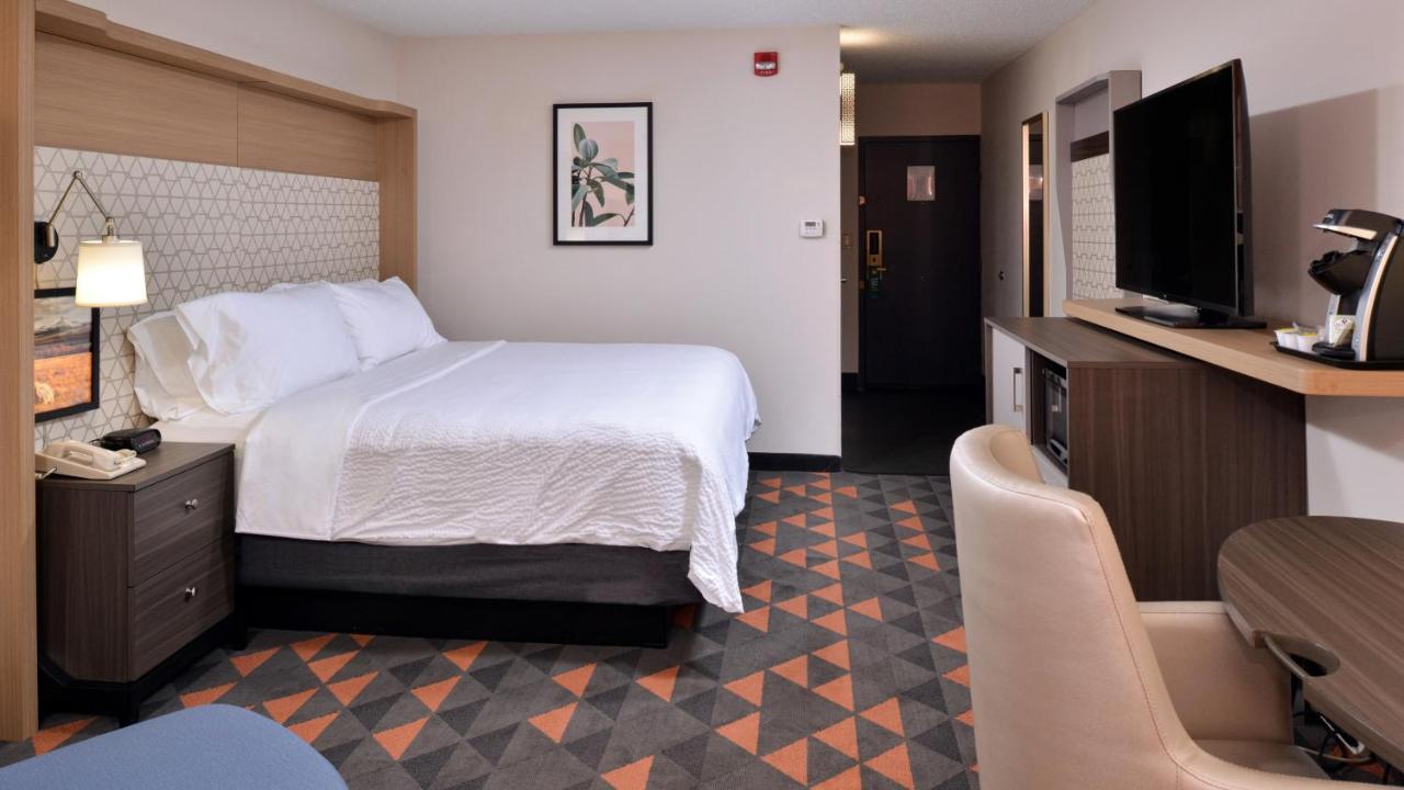 King Room - Disability Access at Holiday Inn Great Falls- Convention Center, an IHG Hotel