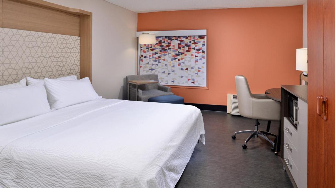 King Room - Disability Access at Holiday Inn Great Falls- Convention Center, an IHG Hotel
