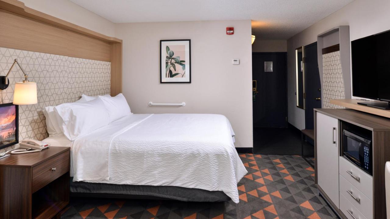 King Room - Disability Access at Holiday Inn Great Falls- Convention Center, an IHG Hotel